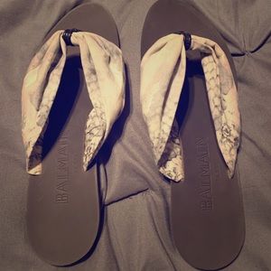 BALMAIN flip flop sandals grey fabric